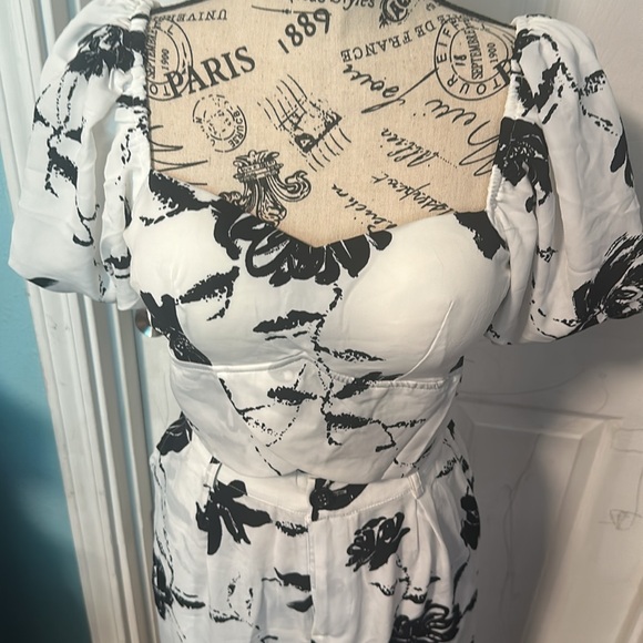 2 pc (white floral) with padded bra - Picture 6 of 9